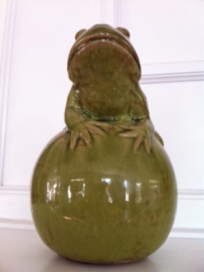 FROG-WITH-BALL