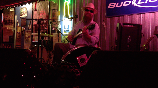 Sean Bad Apple at Bluesberry Cafe in Clarksdale. Photo by DB.