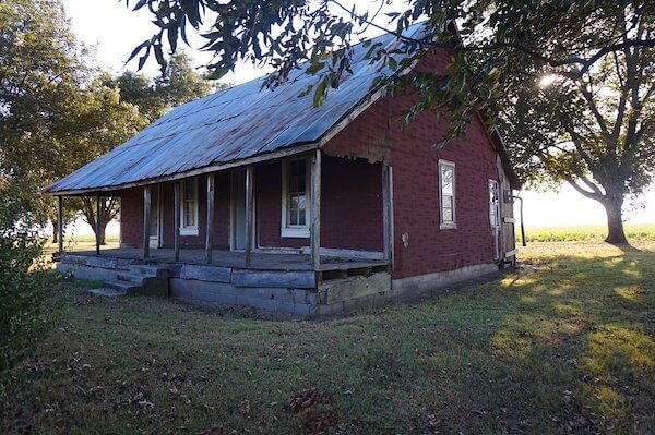 Shack close to Muddy Water's home site as seen on Delta Bohemian Tour. Photo by Andrea Vlonk