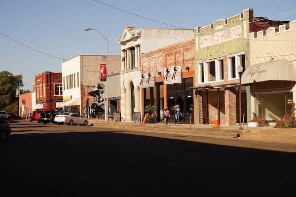 Clarksdale, Delta Avenue. 2015. Photo by Andrea Vlonk