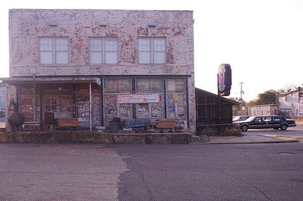 Ground Zero Blues Club in Clarksdale. Photo by Andrea Vlonk