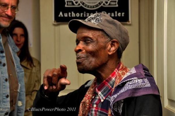 LC Ulmer Makes a Point Clarksdale Juke Joint Festival 2014