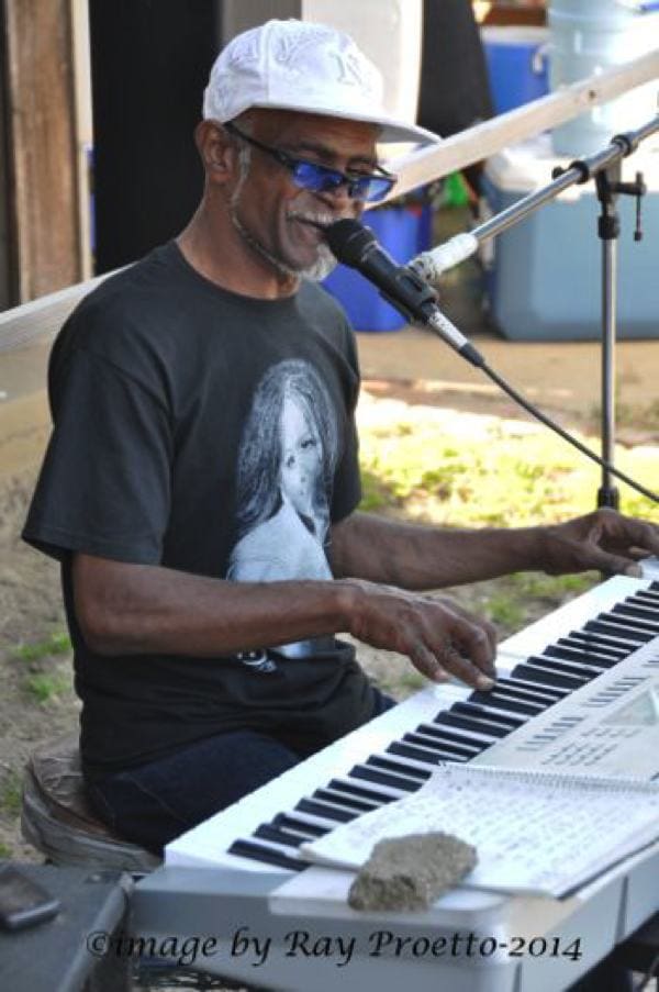 Larry Dee Outside Ground Zero Clarksdale Juke Joint Festival 2014