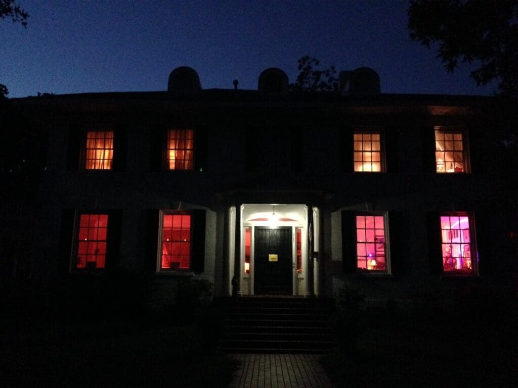 Photograph by Publisher for Clarksdale Entertainment Press Register of Clarksdale White House during one of their Home Concert Series.