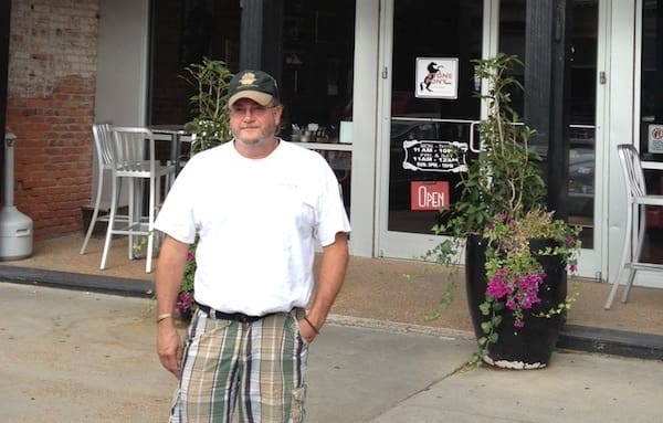 Casual outfit in front of restaurant