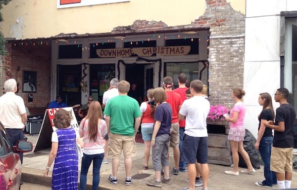 A collection of high school students from all over the US visit Clarksdale to learn about the blues.
